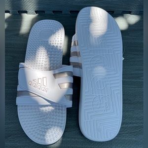 Unisex sandals size 18